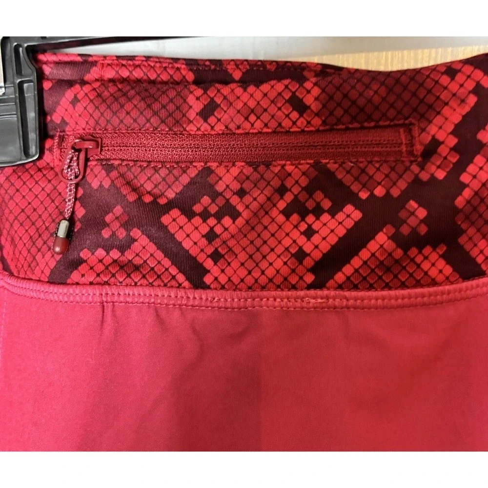 LULULEMON‎ Pace Rival Skirt Cranberry Red Snake Skin Size 12 Tennis Skort